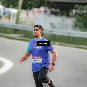Runner Photo 8329666