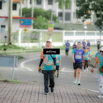 Runner Photo 8329668