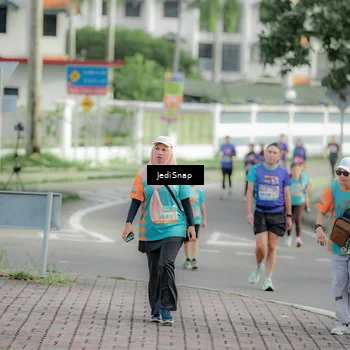 Runner Photo 8329678