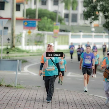Runner Photo 8329680