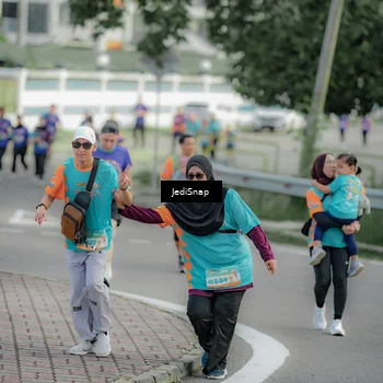 Runner Photo 8329684
