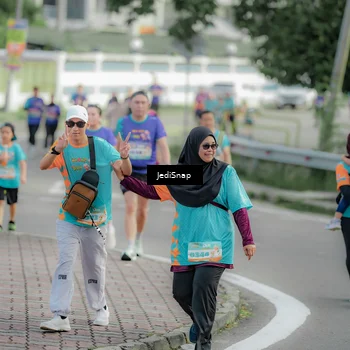 Runner Photo 8329695