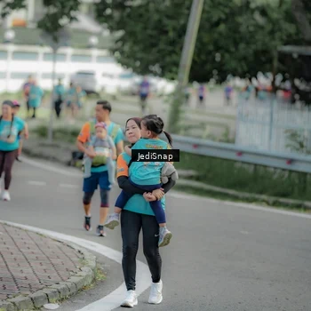Runner Photo 8329709
