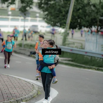Runner Photo 8329714