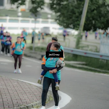 Runner Photo 8329729