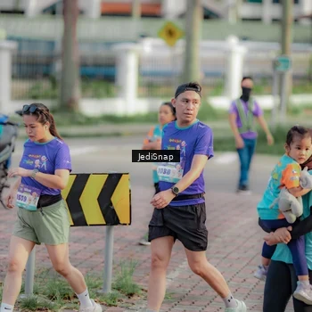 Runner Photo 8329734