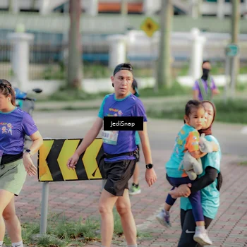 Runner Photo 8329741