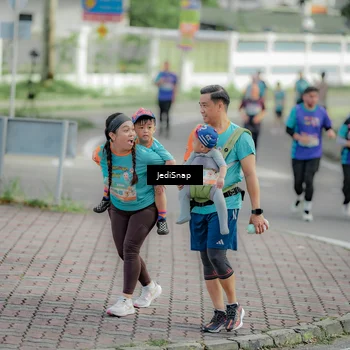 Runner Photo 8329799