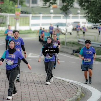 Runner Photo 8330000