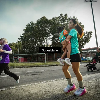 Runner Photo 8330022