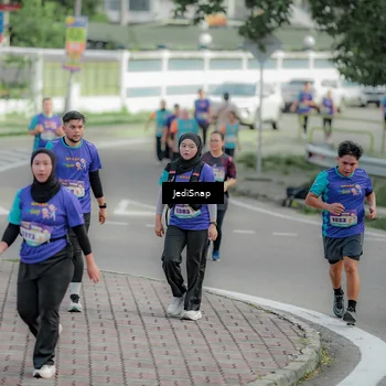 Runner Photo 8330117