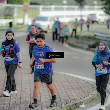 Runner Photo 8330182