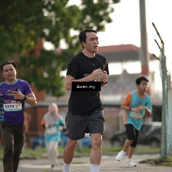 Runner Photo 8330311