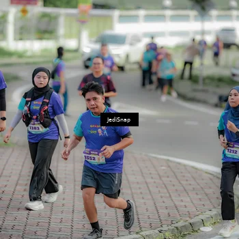Runner Photo 8330331