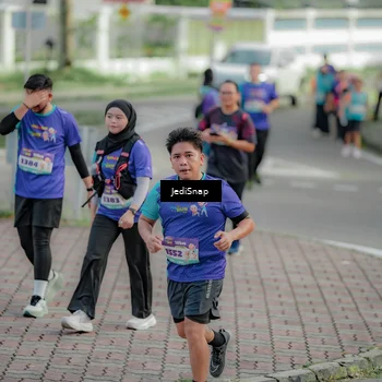 Runner Photo 8330340