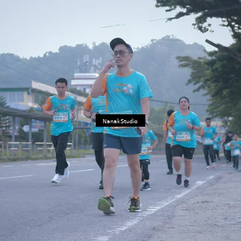 Runner Photo 8330475
