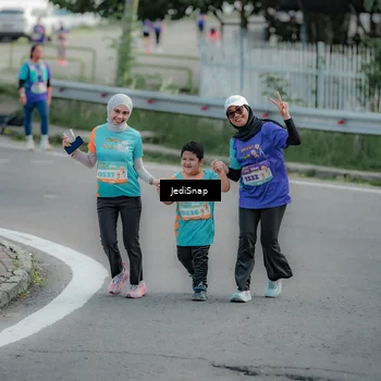 Runner Photo 8330498