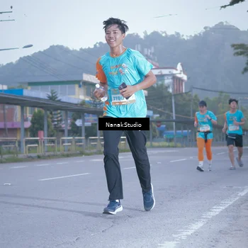 Runner Photo 8330530