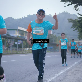 Runner Photo 8330574