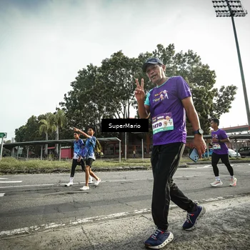 Runner Photo 8330800