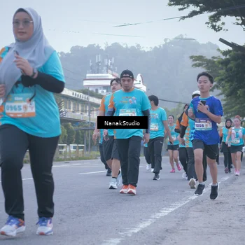 Runner Photo 8330876