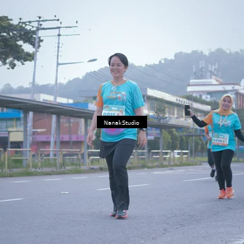 Runner Photo 8330891