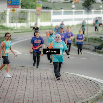 Runner Photo 8330896