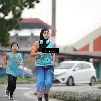 Runner Photo 8331000