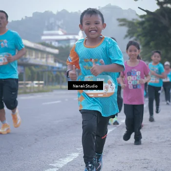 Runner Photo 8331003