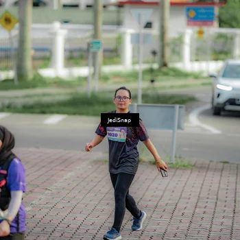 Runner Photo 8331033