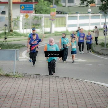 Runner Photo 8331135
