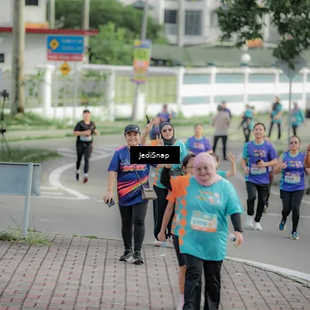 Runner Photo 8331189