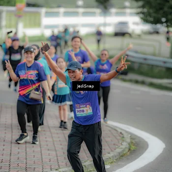 Runner Photo 8331276