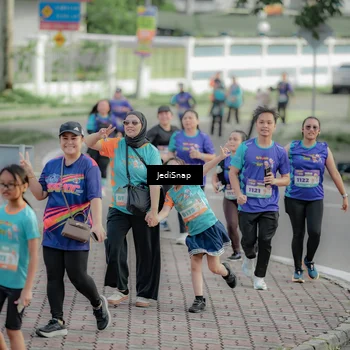 Runner Photo 8331304