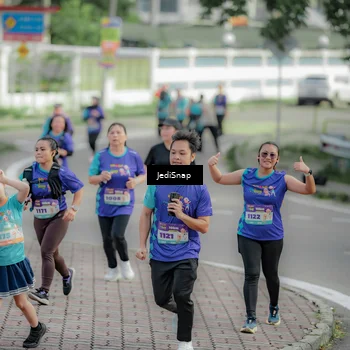 Runner Photo 8331347