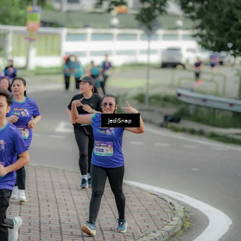 Runner Photo 8331360