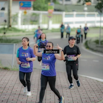 Runner Photo 8331387