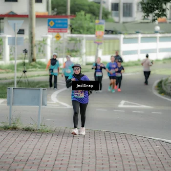Runner Photo 8331536