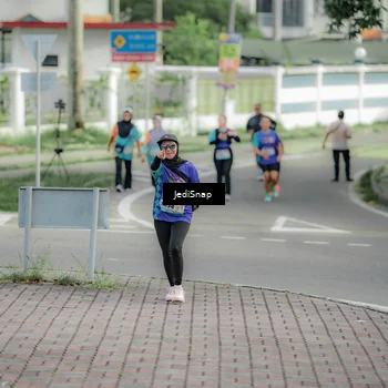 Runner Photo 8331554