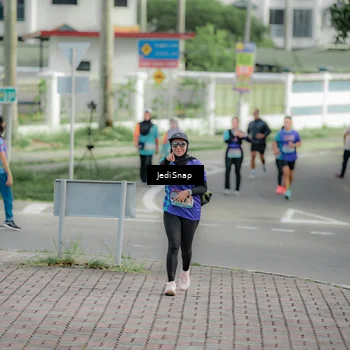 Runner Photo 8331562