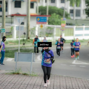 Runner Photo 8331576