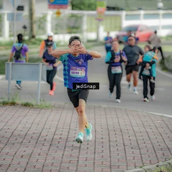 Runner Photo 8331588
