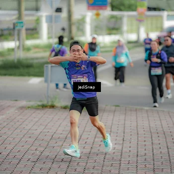 Runner Photo 8331607