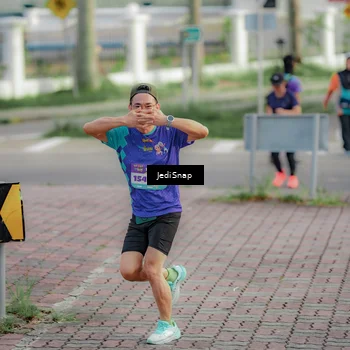 Runner Photo 8331615