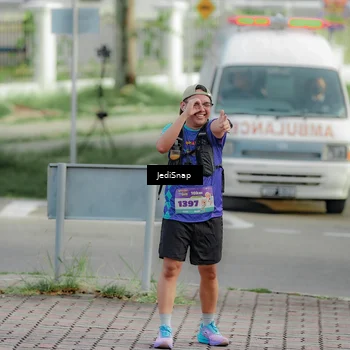 Runner Photo 8331764
