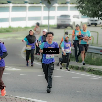 Runner Photo 8331790
