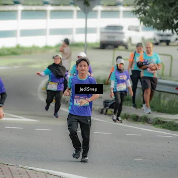Runner Photo 8331793