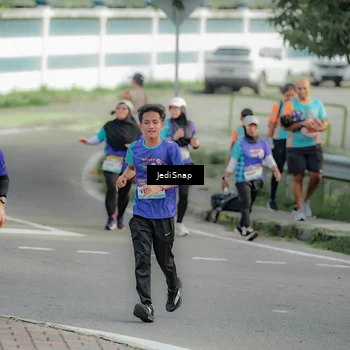Runner Photo 8331795