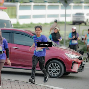Runner Photo 8331823