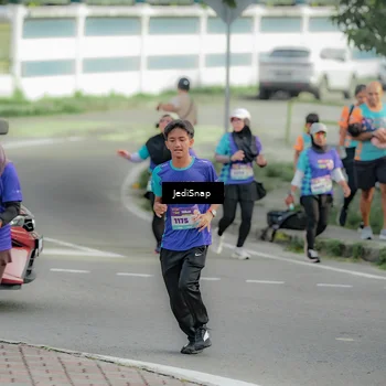 Runner Photo 8331859